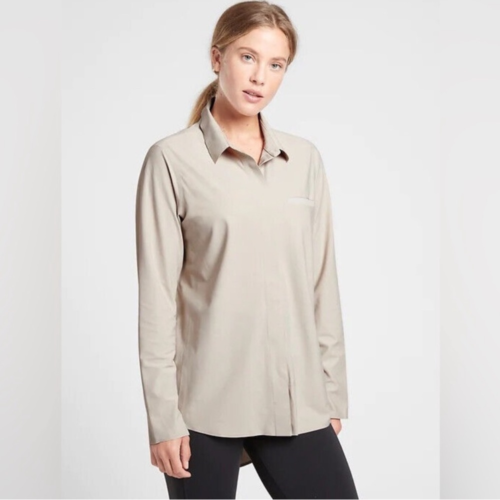 NWOT Athleta Urbanite Button Front Top Beige S